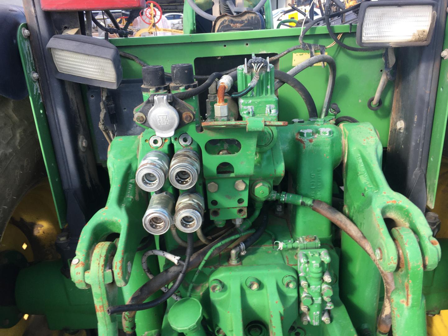 ./imagenes/INVOICE/2019/15372/TRACTOR JOHN DEERE_6520D (33) - copia.JPG